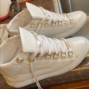balenciaga arena low cream